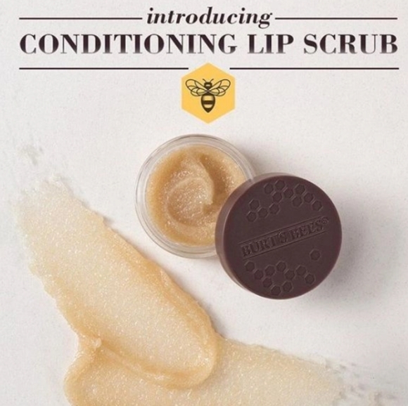 2/$20 5pc.Burt's bees revitalizing natural lip & face treatment bundle - Picture 3 of 12